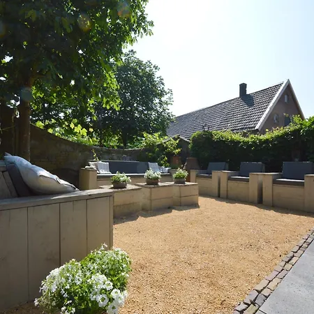 Group With Private Pool And Sauna, Cleaning Included Сasa de vacaciones Alphen (North Brabant)